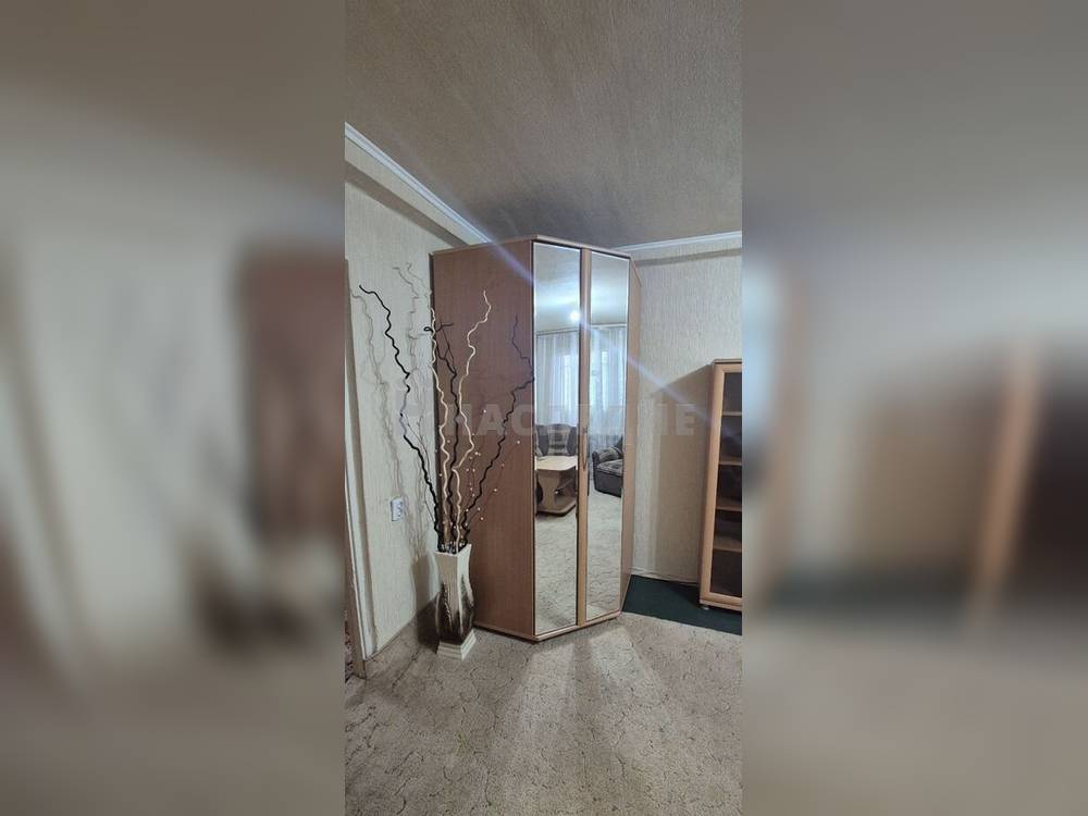 2-комнатная квартира, 48 м2 1/5 этаж, ул. Октябрьская - фото 2