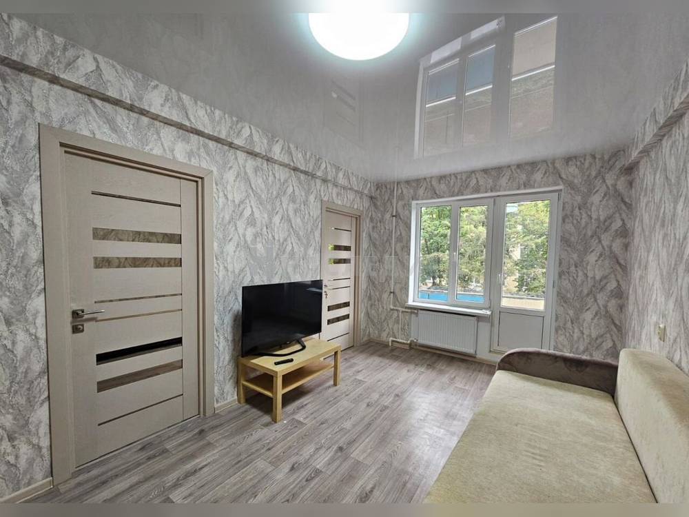 3-комнатная квартира, 50 м2 2/5 этаж, ул. Октябрьская - фото 2