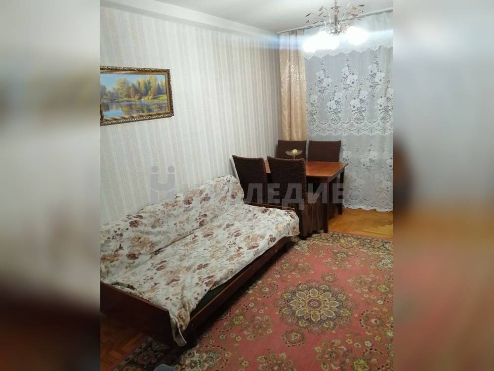 2-комнатная квартира, 54 м2 3/5 этаж, пл. Октябрьская - фото 2