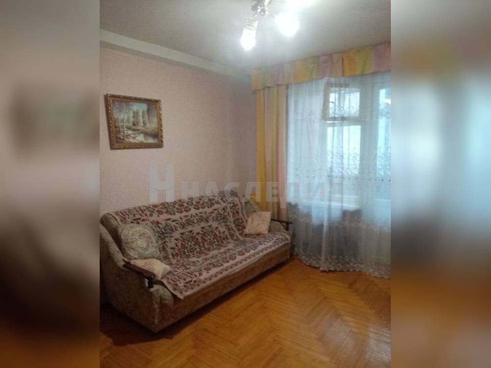 2-комнатная квартира, 54 м2 3/5 этаж, пл. Октябрьская - фото 3